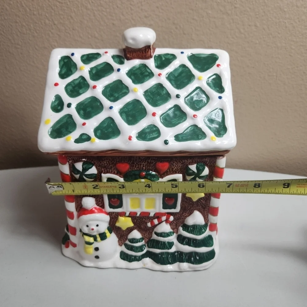 Kitchen Collection VTG Gingerbread House Cookie Jar